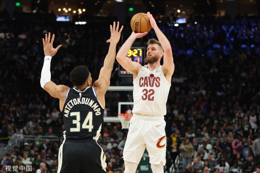 他便打入一 他便打入一